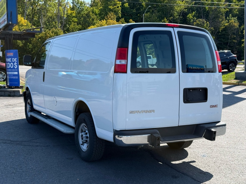 GMC Savana 2023