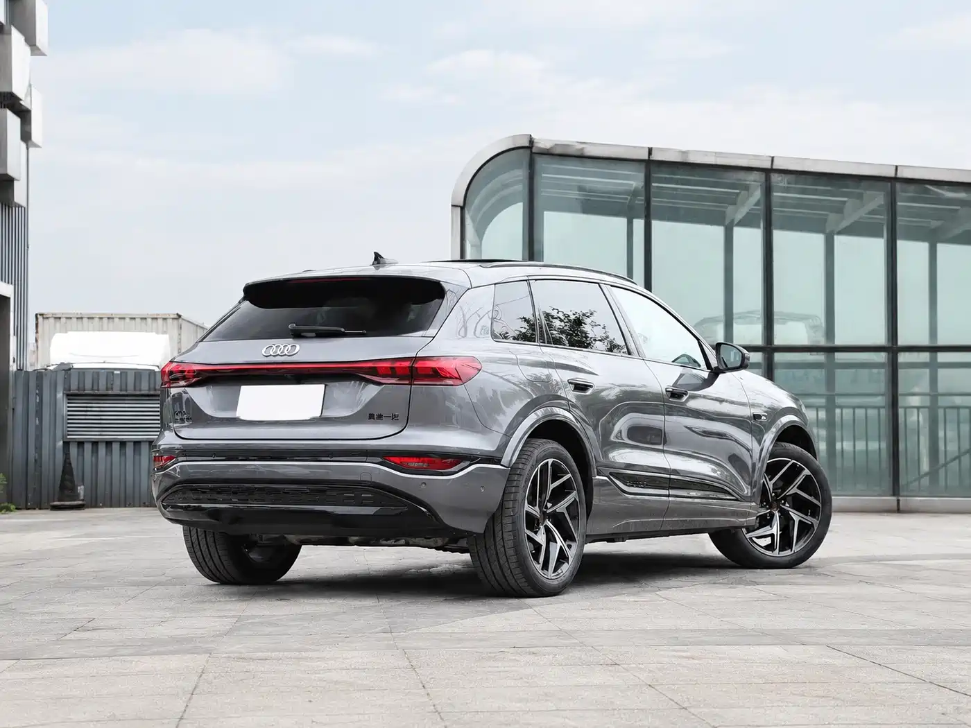 Audi e-tron 2025