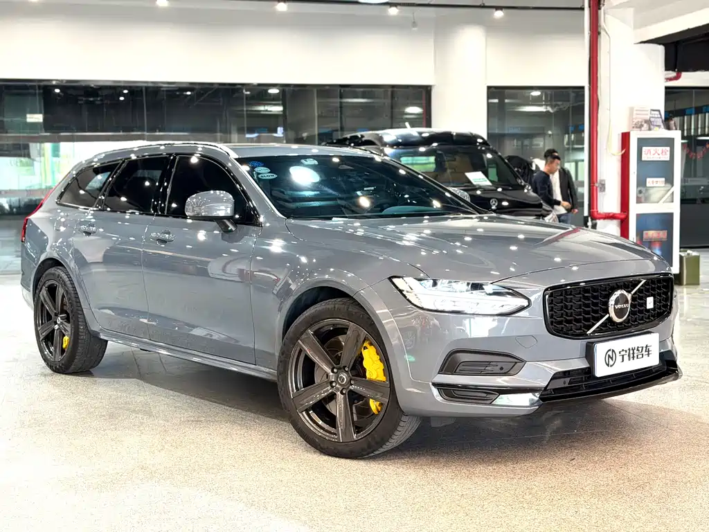 Volvo V90 2022