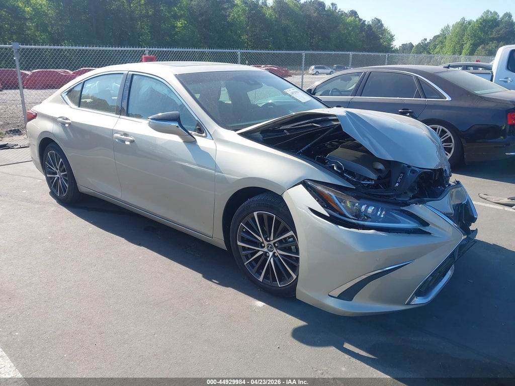 Lexus ES 2025