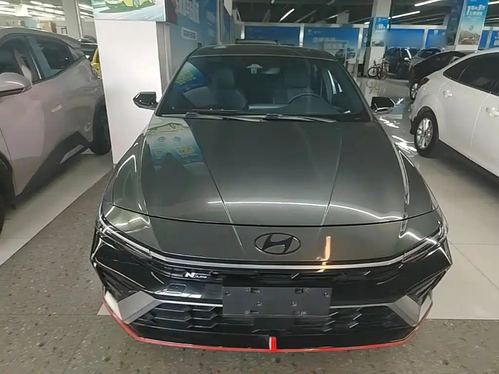 Hyundai Elantra 2024