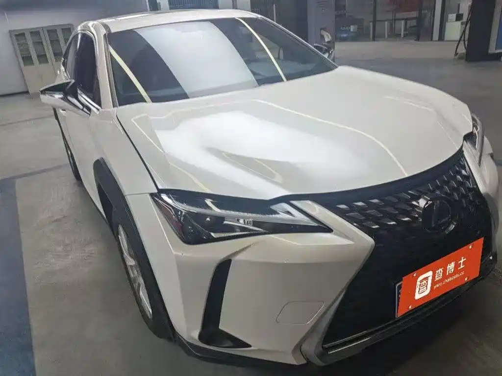 Lexus UX 2022