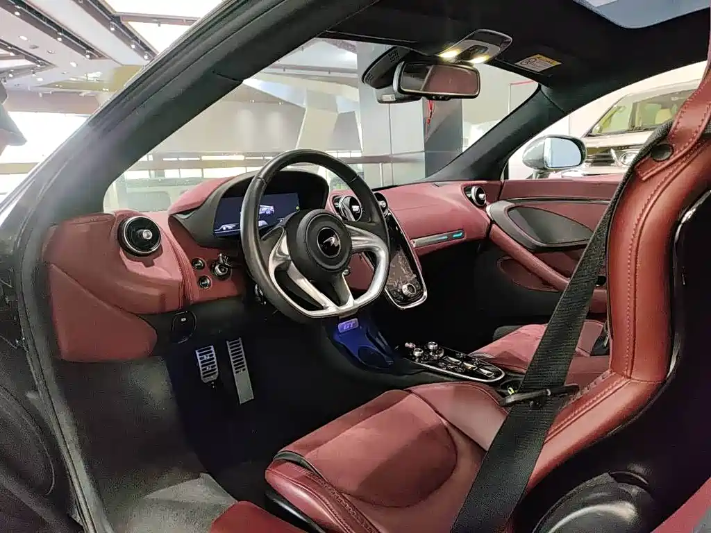 McLaren GT 2023