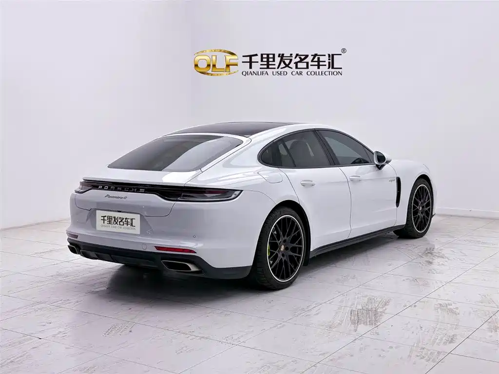 Porsche Panamera 2023