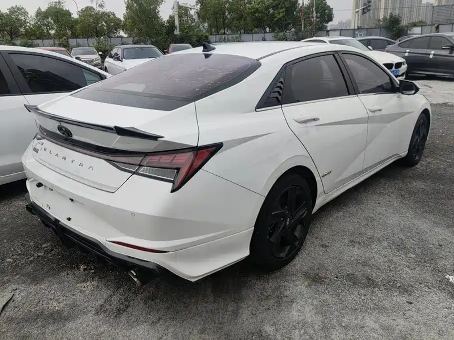 Hyundai Elantra 2021