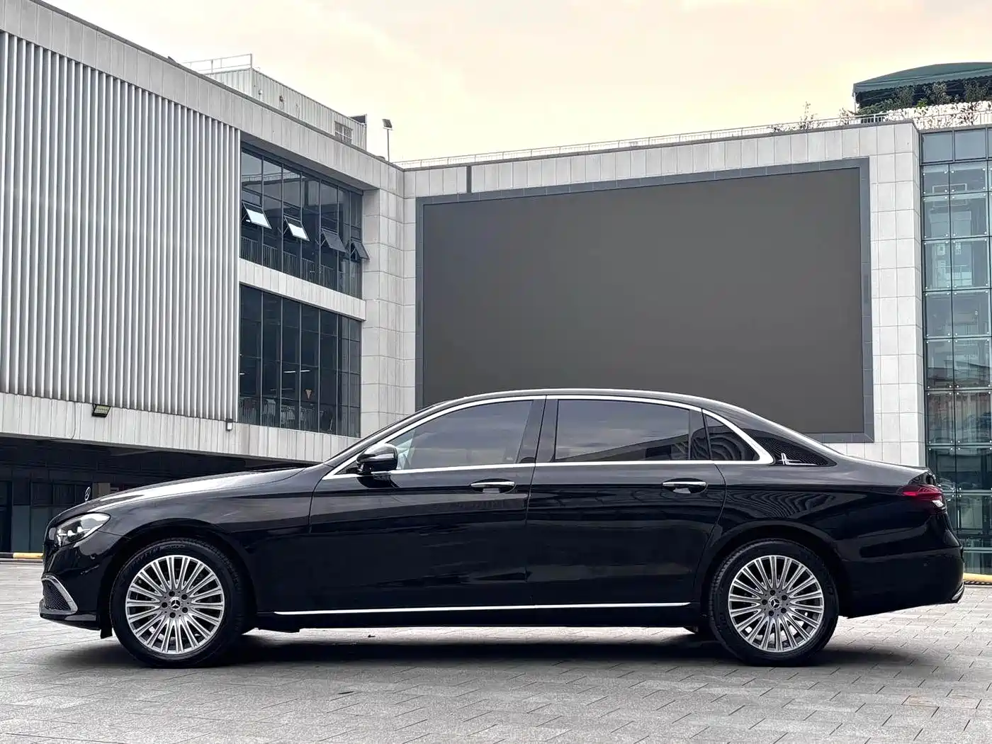 Mercedes-Benz E-Класс 2023