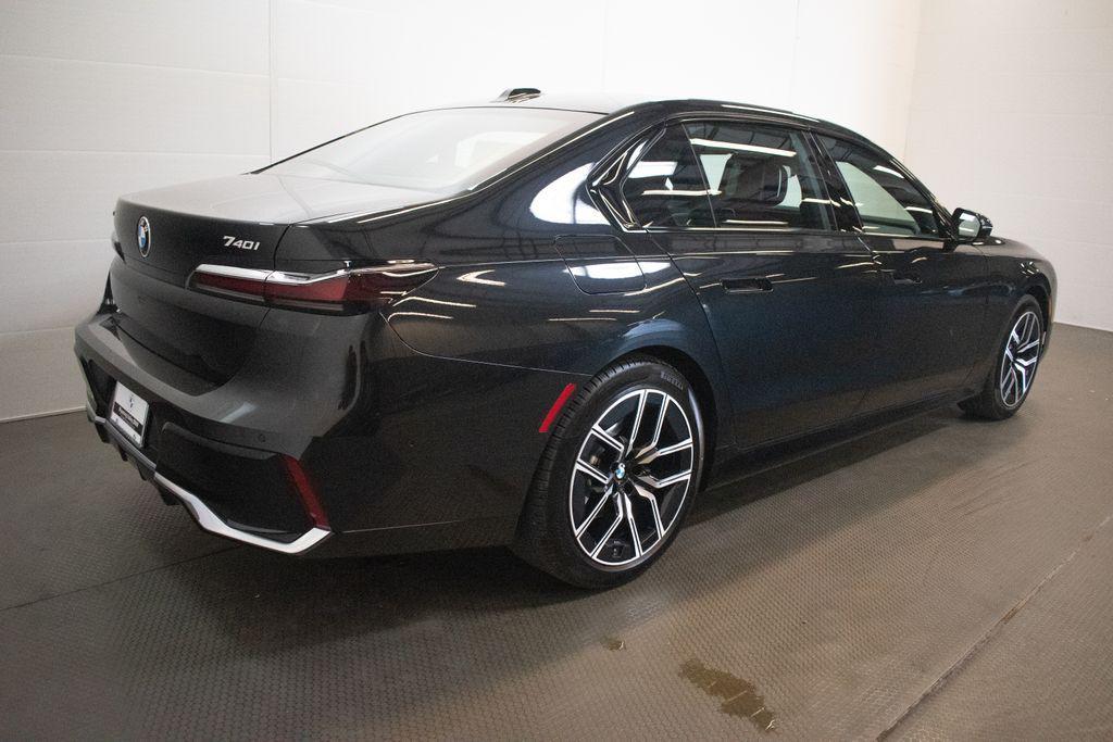 BMW 740 2026