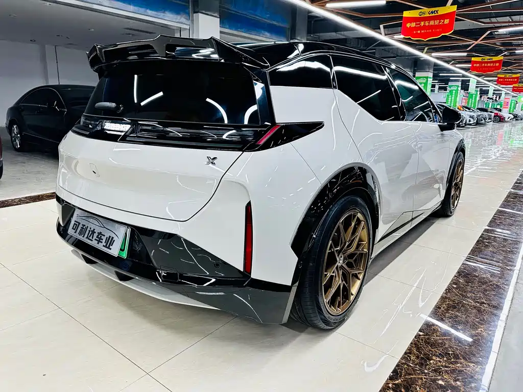 Zeekr X 2024