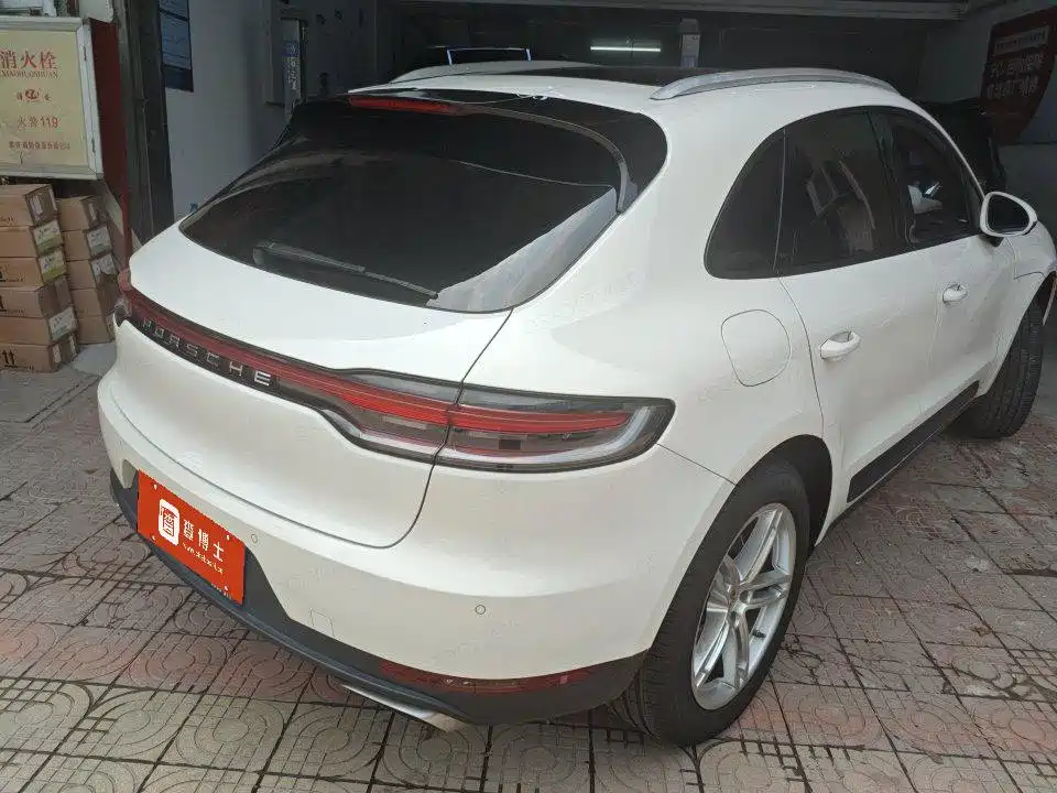 Porsche Macan 2021
