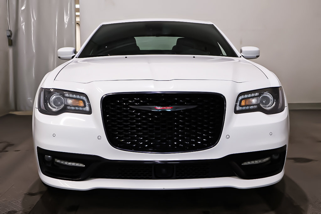 Chrysler 300 2023