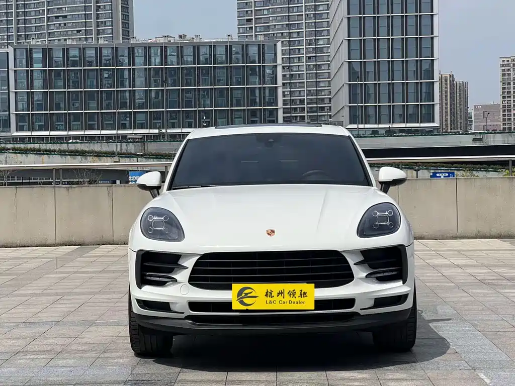 Porsche Macan 2021