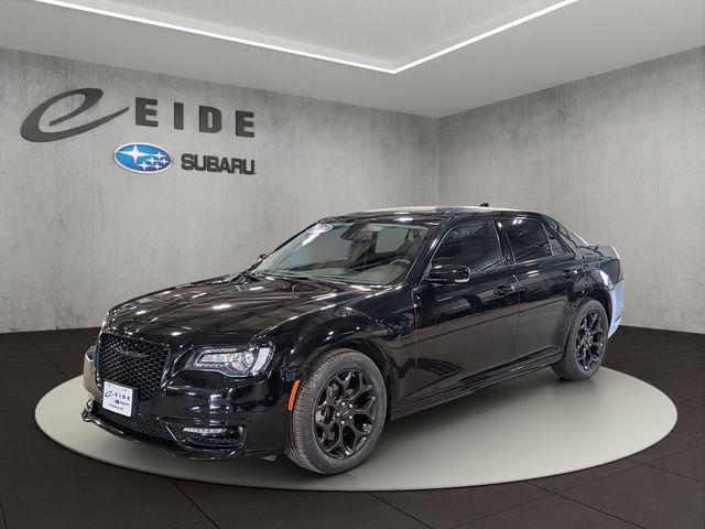 Chrysler 300 2023
