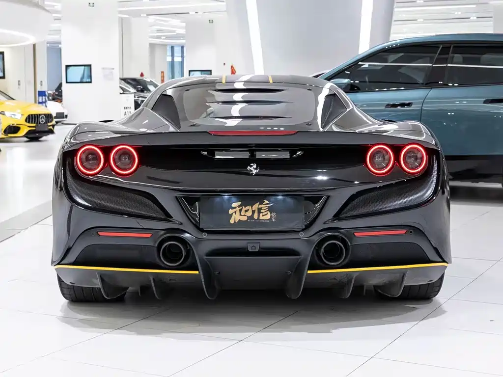 Ferrari F8 2020