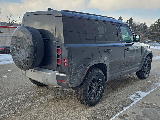 Land Rover Defender 2025