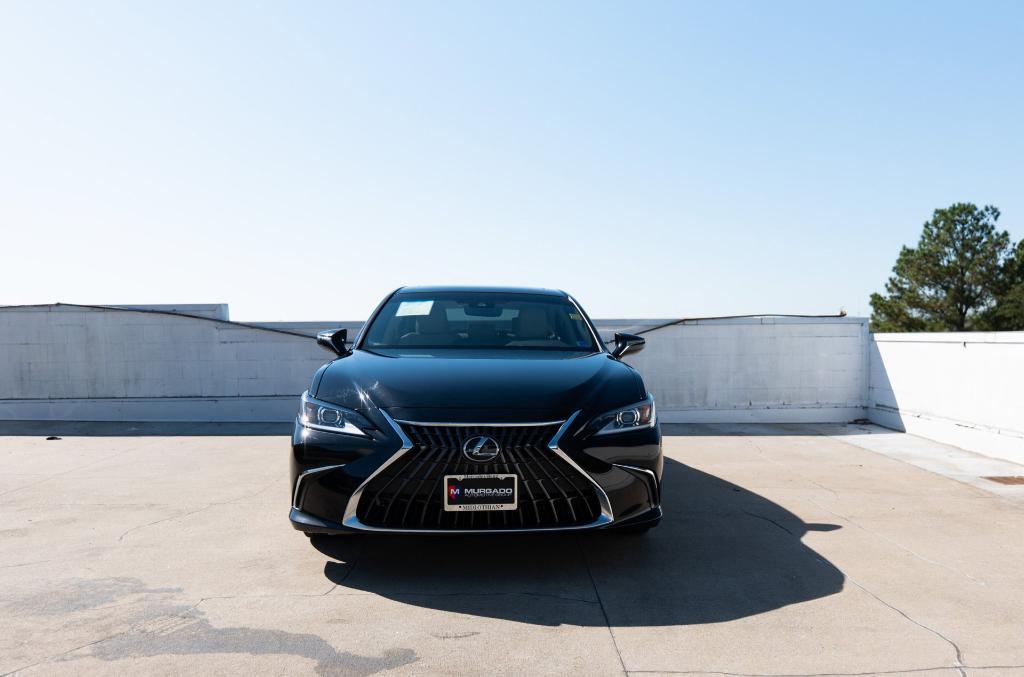 Lexus ES 2023