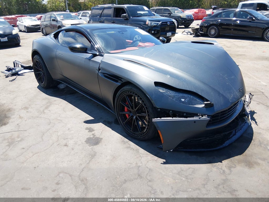 Aston Martin DB11 2022