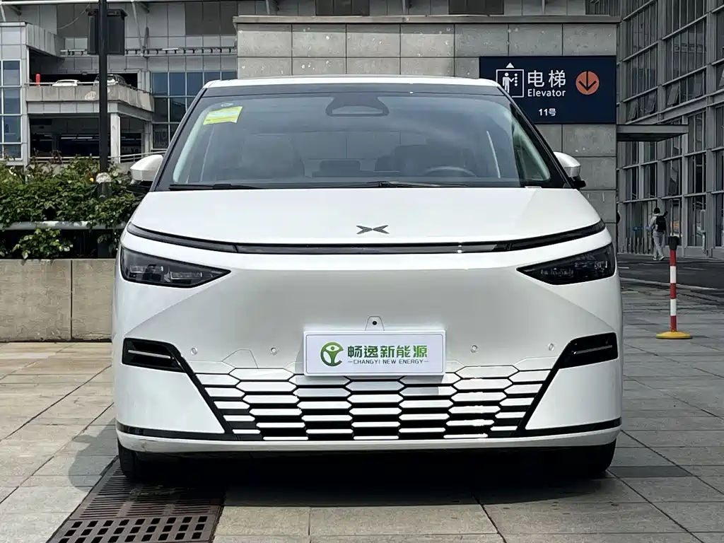 Xpeng X9 2025