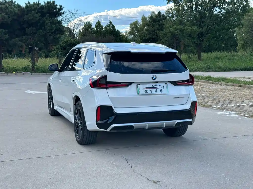 BMW iX1 2024