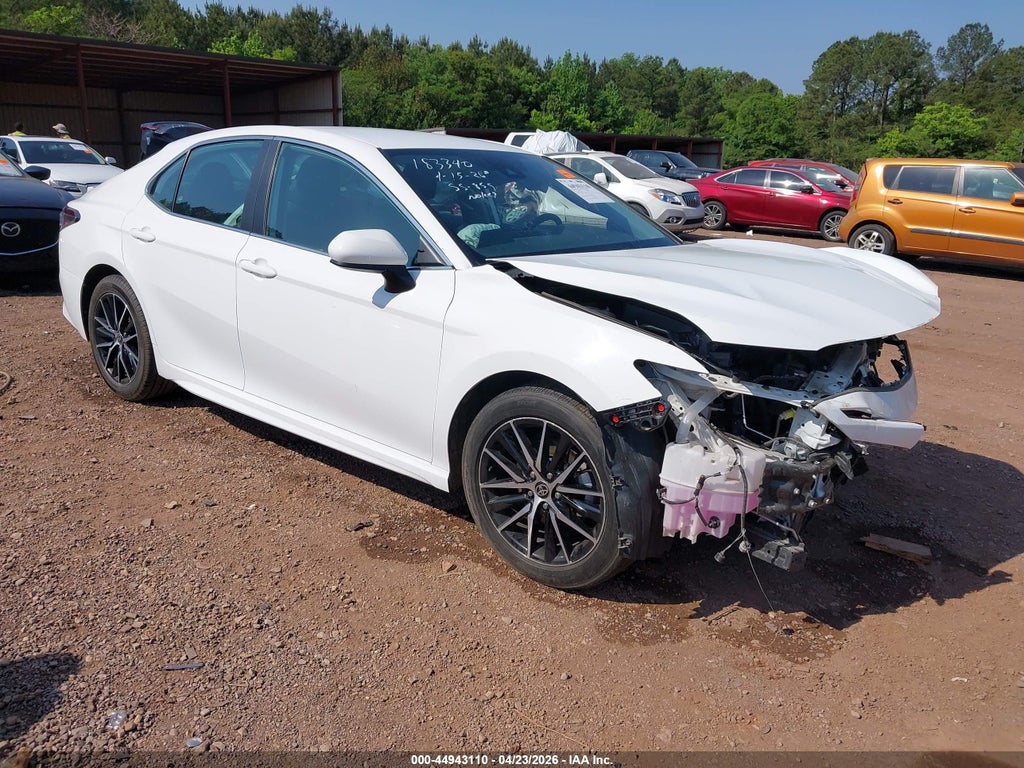 Toyota Camry 2021