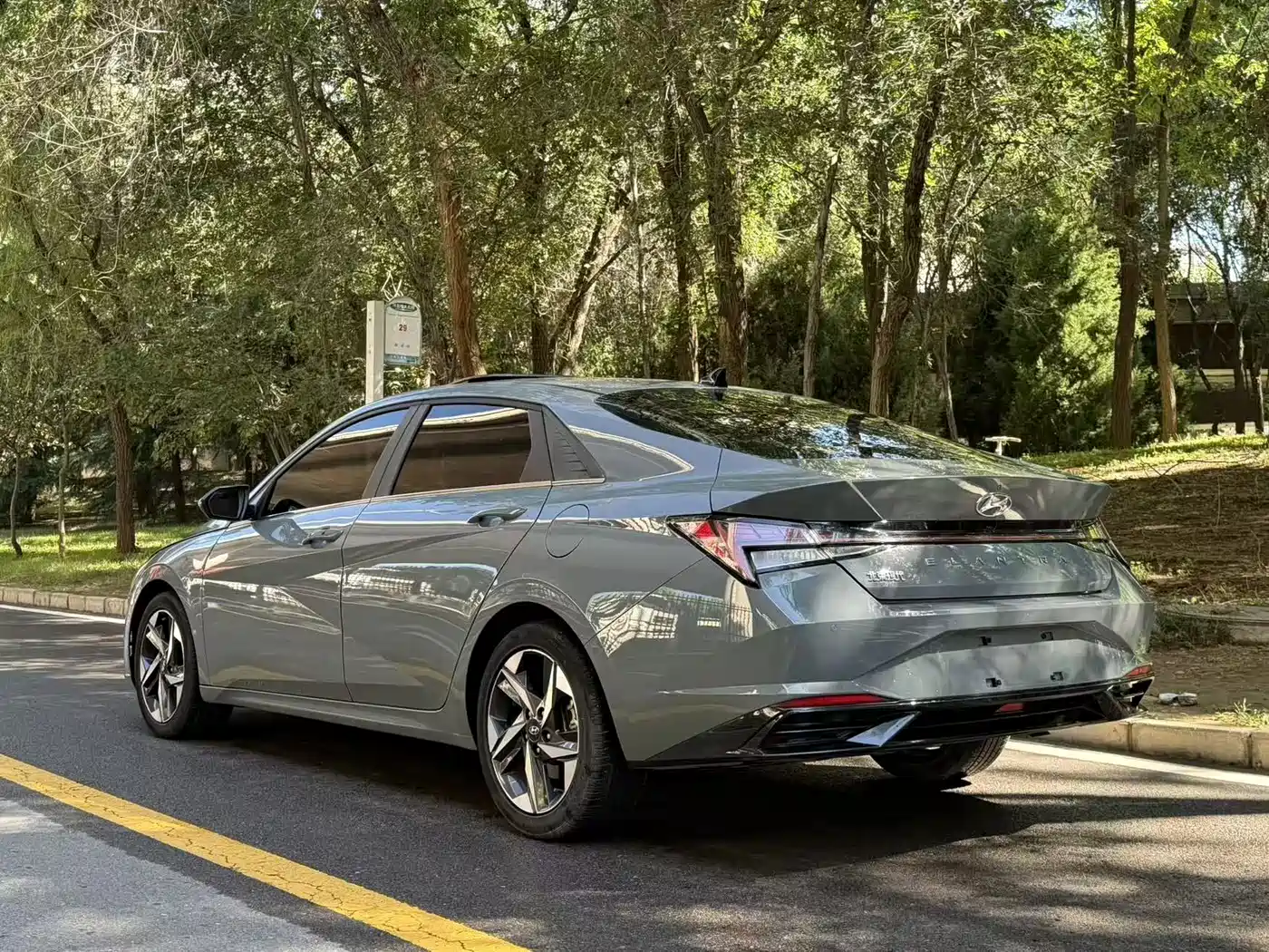 Hyundai Elantra 2022