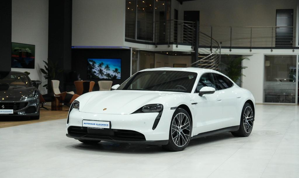 Porsche Taycan 2021