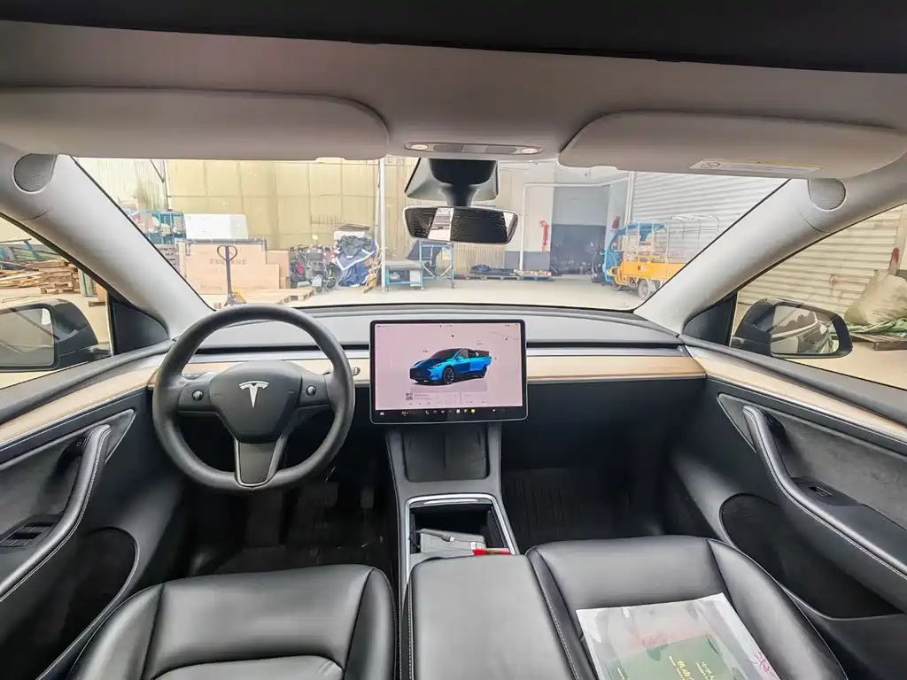 Tesla Model Y 2023