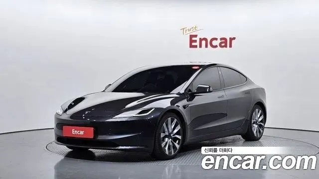 Tesla Model 3 2024