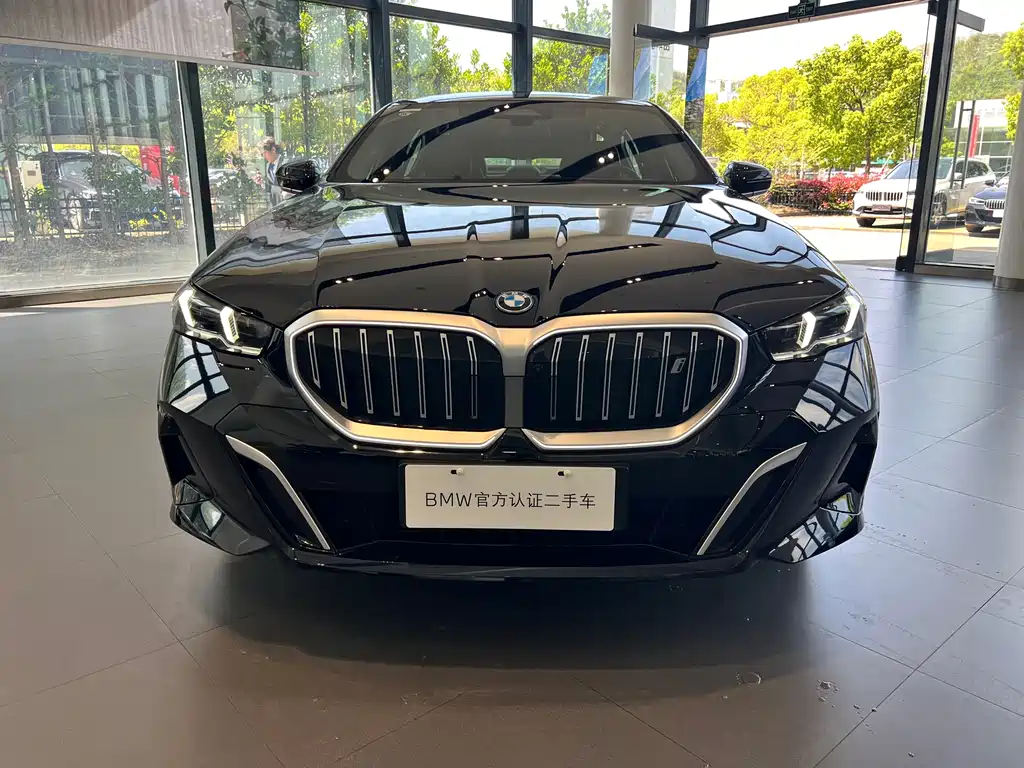 BMW i5 2025
