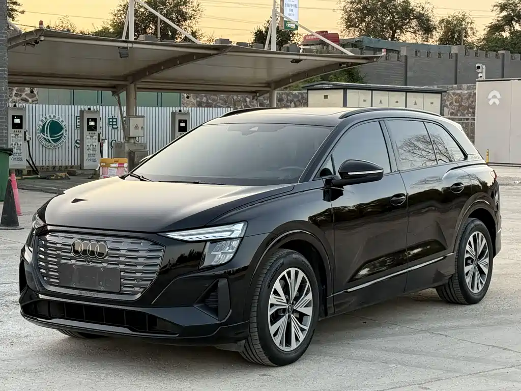 Audi Q5 e-tron 2023