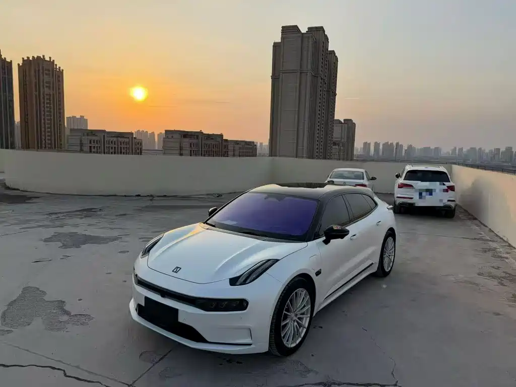 Zeekr 001 2022