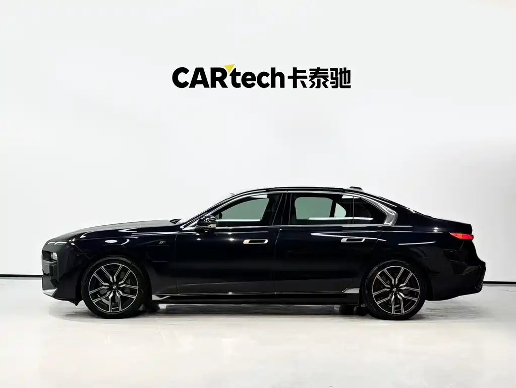 BMW i7 2024