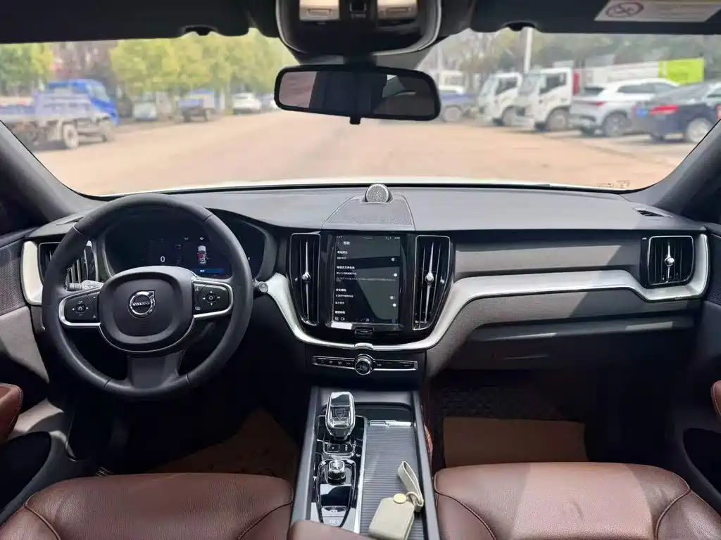 Volvo XC60 2023