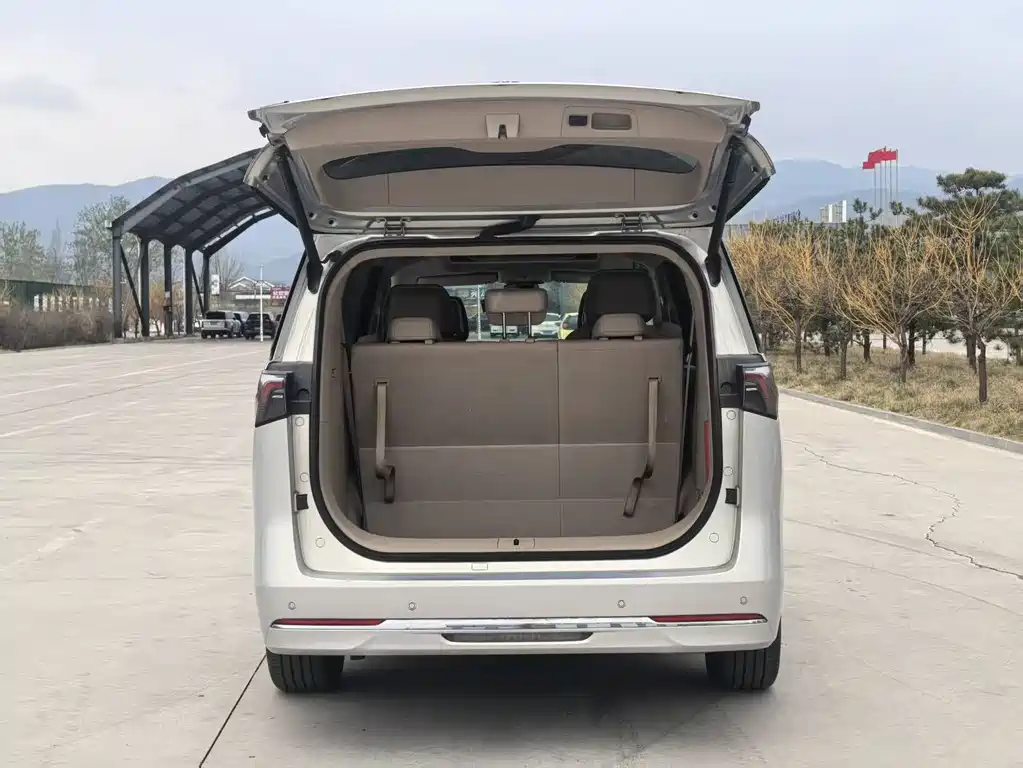 Buick GL8 2025
