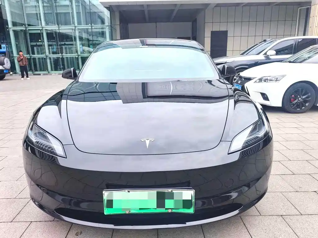 Tesla Model 3 2023