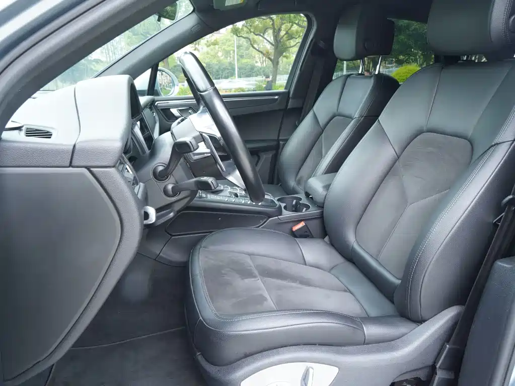 Porsche Macan 2021