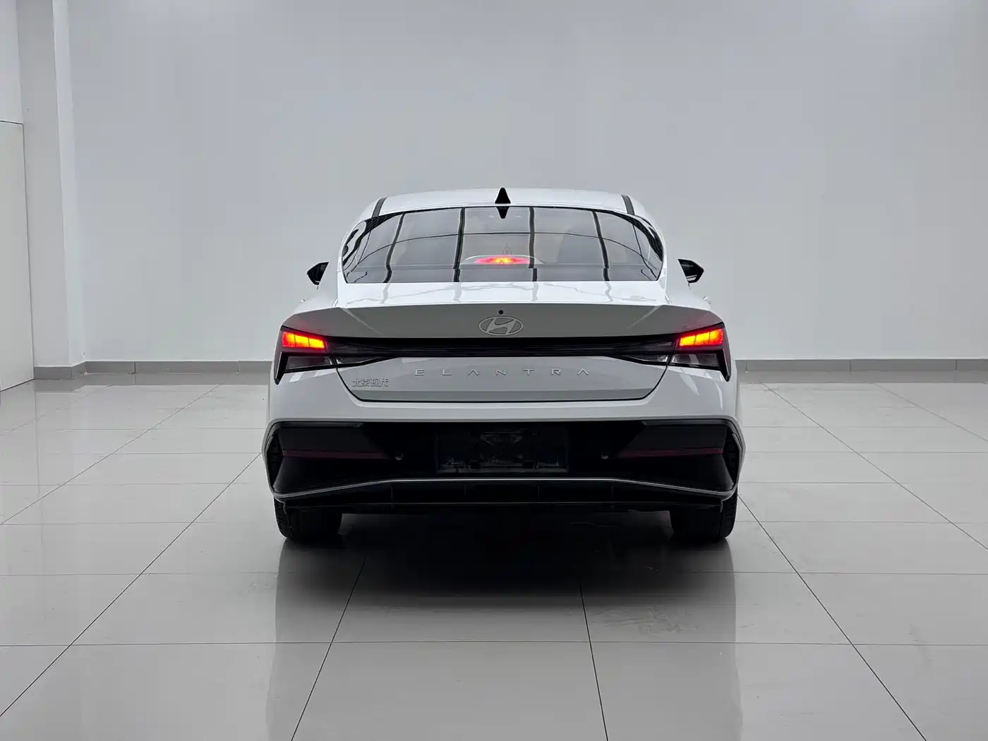 Hyundai Elantra 2023