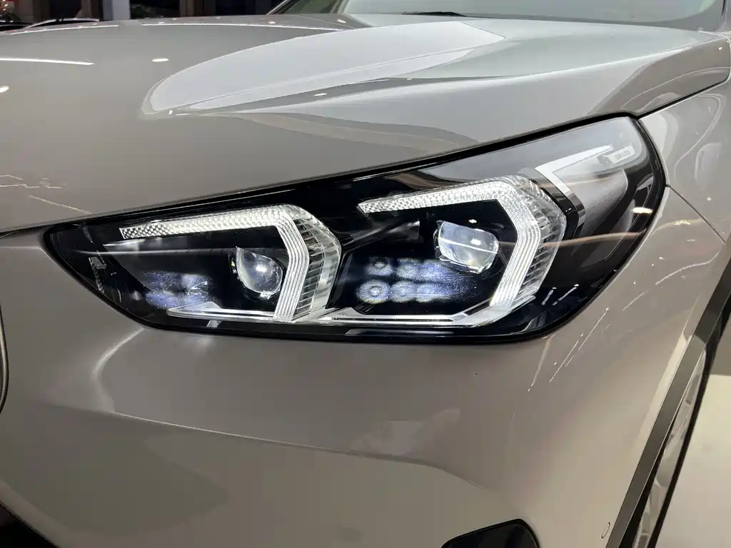 BMW iX1 2024