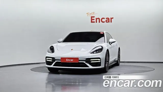 Porsche Panamera 2022