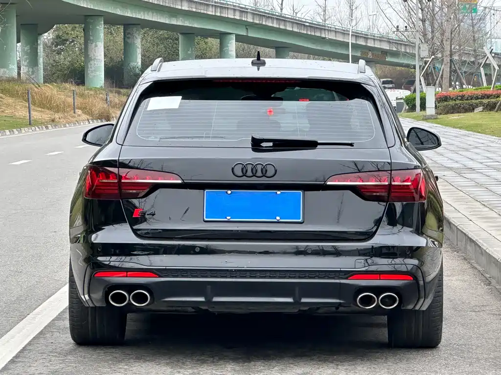 Audi S4 2024
