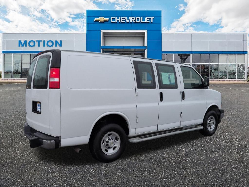 Chevrolet Express 2024