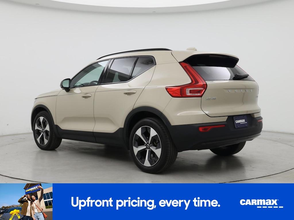 Volvo XC40 2025