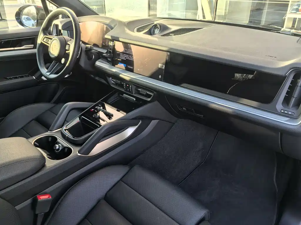 Porsche Cayenne 2025