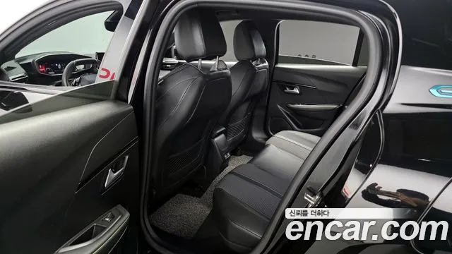 Peugeot 208 2021