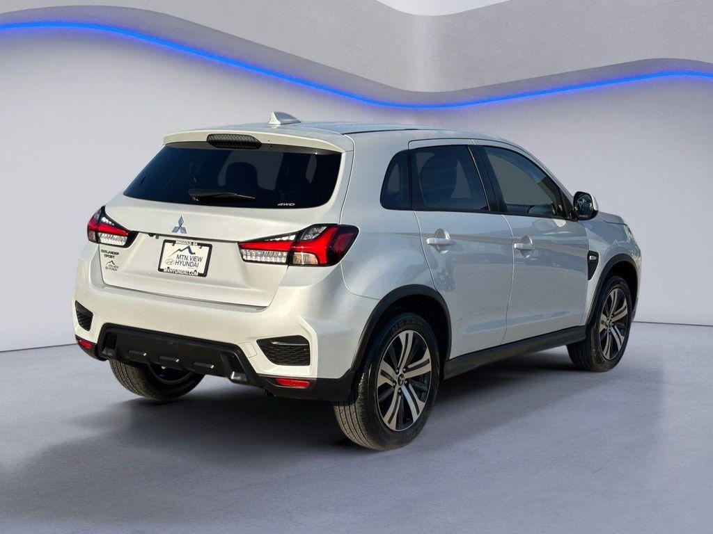 Mitsubishi Outlander Sport 2024