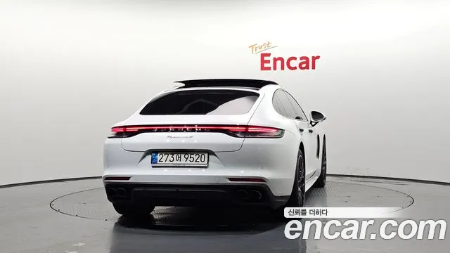 Porsche Panamera 2021