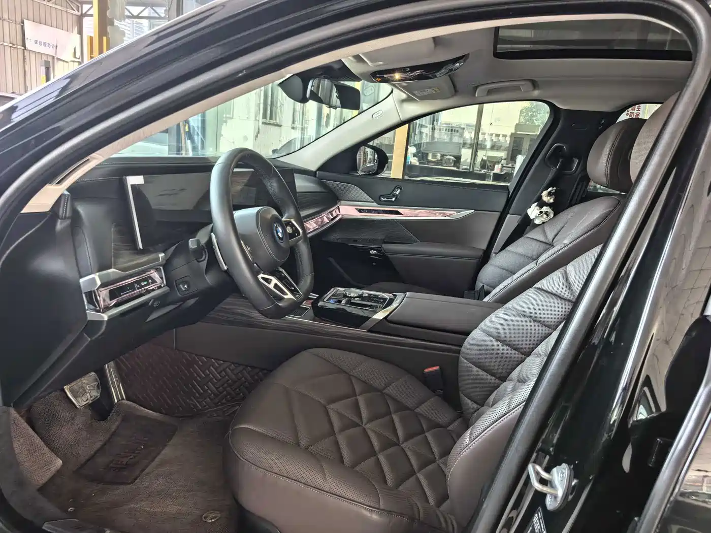 BMW i7 2025