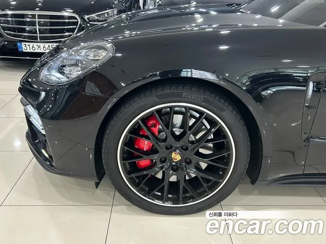 Porsche Panamera 2021