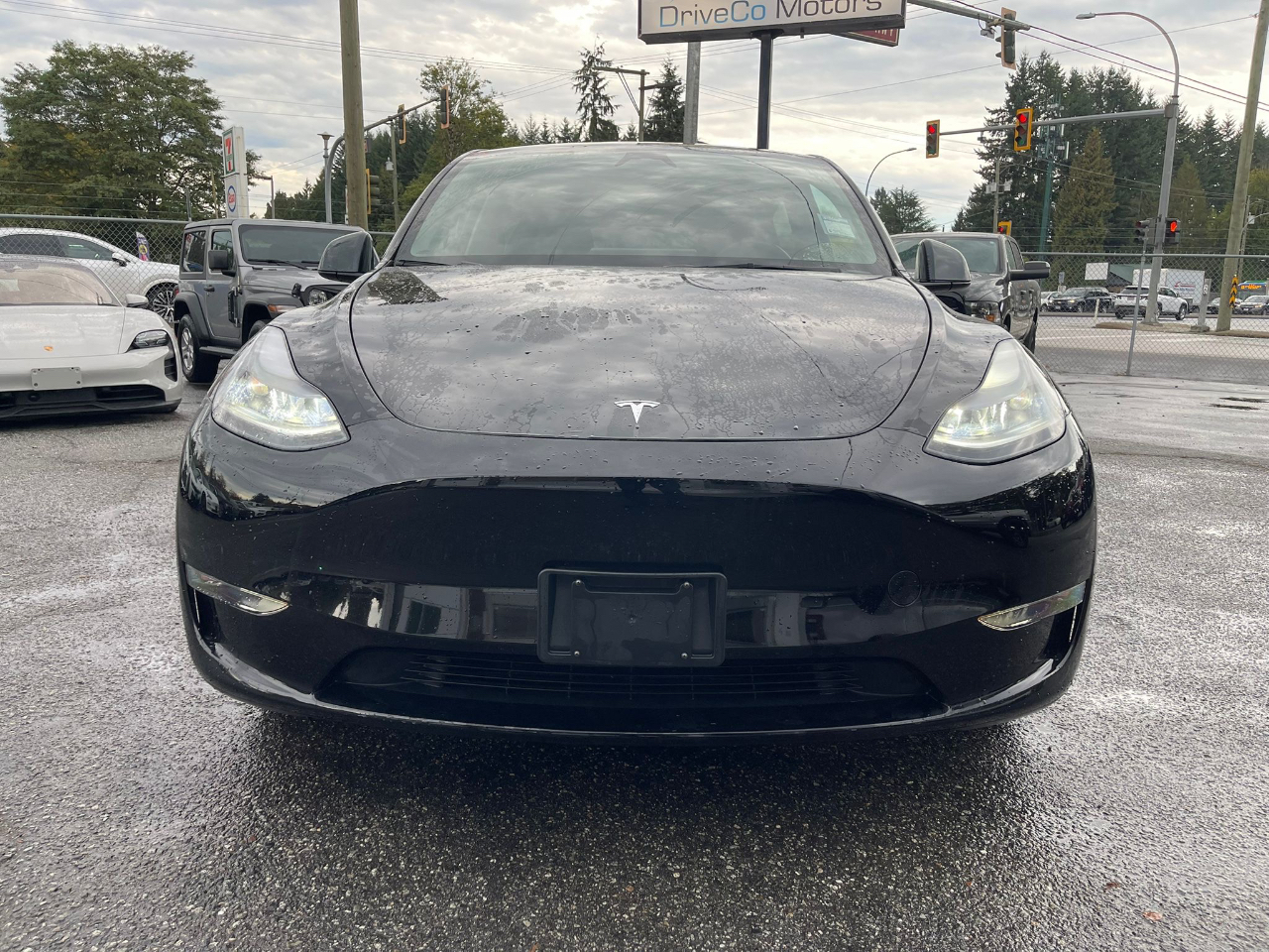 Tesla Model Y 2024