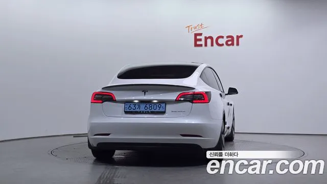 Tesla Model 3 2021