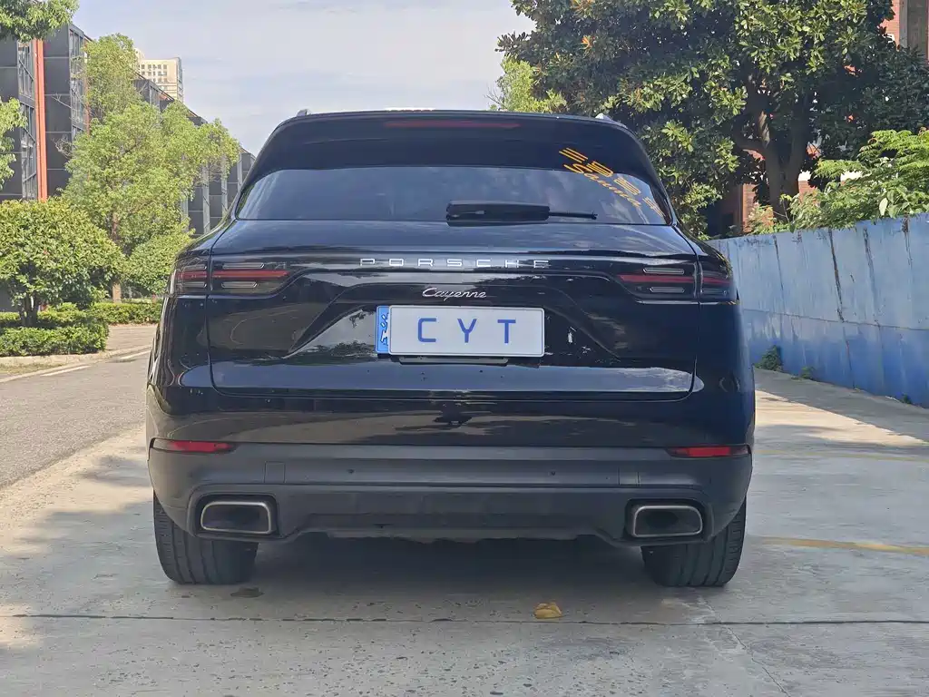 Porsche Cayenne 2021